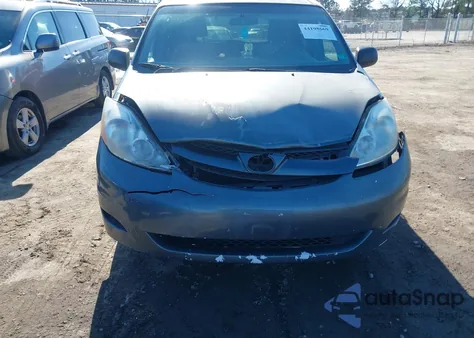 2010 Toyota Sienna Le z USA, uszkodzony, nr VIN 5TDKK4CC9AS315099